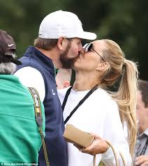The former pe teacher and her fiancé brian mcfadden welcomed their. Brian Mcfadden Passionately Kisses Girlfriend Danielle Parkinson Daily Mail Online
