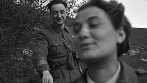 Écrit par les deux frères minouche et pipo, il entend porter haut la flamme du rock progressif en l'emmenant vers des terres. The Red Light Of Yugoslav Partisan Photography Rosa Luxemburg Stiftung