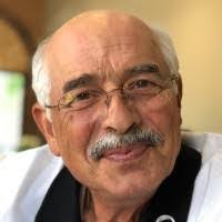 Elia Reynoso's Instagram, Twitter & Facebook