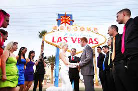 With Valentine S Day Just Around The Corner Love Is In The Air This Week As Couples Flock To Las Vegas To Get Hitched Vegas Wedding Elvis Impersonator Wedding