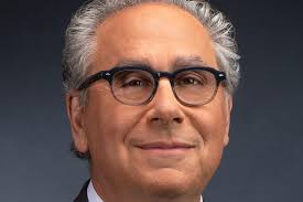 CNBC Chief Mark Hoffman Will Step Down After 17 Years