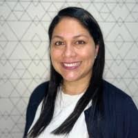 Karen Pasco's Instagram, Twitter & Facebook