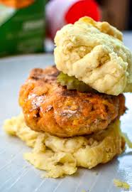 Chik Fil A Vegan Chicken Biscuit Sandwich W Plant Based Seitan Chicken Rezept Hering