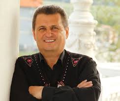 În timpul carierei sale de fotbal, marin barbu a jucat, printre altele, pentru steaua bucurești și fc brașov. Antena 1 Va Difuza Poftiti La Circ Blog Media Max