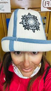 A volte quando impasto da molte molte ore, sento come una scarica elettrica  dietro al collo. Allora mi fermo, chiudo gli occhi e mi immagino solcare  pendii in qualche parte del mondo. E tutto passa, ...