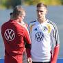DFB Defender Schlotterbeck Sidelined by Ankle Injury Amid National Team Challenges