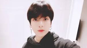 Jungkook sang, i'd spend ten thousand hours and ten thousand more / oh, if that's what it takes to learn that sweet heart of yours / and i . Jungkook Bts Luluhkan Fans Dengan Cover Lagu 10 000 Hours Entertainment Fimela Com