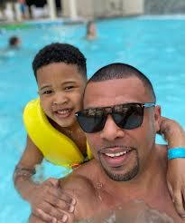 Benjamin Raymond's Instagram, Twitter & Facebook