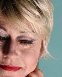 Crabtree's Knack for Physical Comedy Propels the Unusual 'Deenie Nast Is  Back!': Theater Review