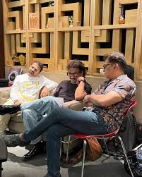 Vijay Narayan Gavande (VNG) (@vijaynarayangavande) • Instagram photos and  videos