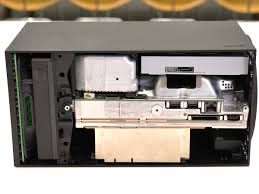 Die xbox series x aus dem hause microsoft steht in den startlöchern und wird am 10. Xbox Series X Microsoft Nennt Grunde Fur Das Kuhlschrank Design Netzwelt