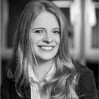 Roxanne Meier's Instagram, Twitter & Facebook