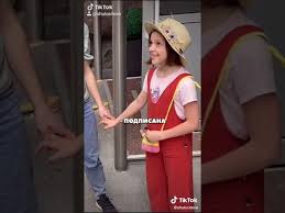 Блогер волошин подарил девочке iphone, а потом отобрал его обратно. Zqkbe1vqftw Dm