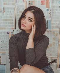 Yilin En Iddiali Kisa Sac Kesim Modelleri In 2020 Girl Photography Poses Model Poses Photography Photography Poses Women