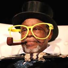 Erin wó, Àjànàkú sùn bí òkè 😥😢 àgbà ọ̀jẹ̀ apanilẹ́rìn, bàbá Moses Olaiya  Adejumo tí gbogbo èèyàn mọ sí 'Baba Sala' ti jáde láyé o. Ó ṣe, ilẹ̀ ń jẹ  ènìyàn! https://www.bbc.com/yoruba/45781762