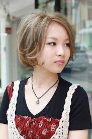 Short Japanese Haircut Glamorous Blonde Retro Bob With Back Combing Hairstyles Weekly Bob Hairstyles Brown Bob Hair Short Hair Styles