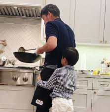쌍둥이 자매는 시험 문제를 풀고 시간이 남아, 경향성을 보기 위해 적어본 것, 시험 후 반장이 불러준 정답을 채점용으로 적어둔 것이라고 주장했지만, 이 역시 신빙성이 낮다는 게 경찰의 판단이었다. ì •ìš©ì§„ ë¶€íšŒìž¥ ìžë…€