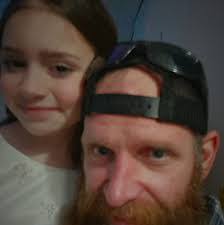 Shannon Oatman's Instagram, Twitter & Facebook