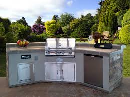 must have amenities for outdoor kitchens