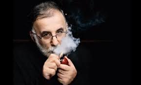 Ένα έργο στη μνήμη του θάνου μικρούτσικου από τον γρηγόρη πολύζο. Pe8ane O 8anos Mikroytsikos Yourtipster Gr