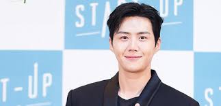 He was born on may 8, 1986 and made his debut as an actor in 2009, when he took his first part in a theatrical production and in 2017, he made his first appearance in a television drama. Kim Seon Ho Receives Warning From Agency After Making Funny Faces On 2 Days And 1 Night