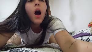 Jovencita de 18 años follando con su padrastro