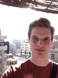 Björn befinner sig i kaosets Kairo