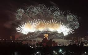 Fireworks Explode In The Sky Above Sydney Harbour During The New Year Celebrati New Year Fireworks Celebration Around The World New Year S Eve Around The World