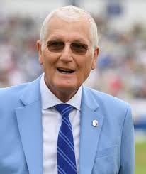 Bob Willis, ex-England captain and Ashes hero, dies aged 70