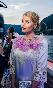 She is the eldest child of charles spencer, 9th earl spencer, and a niece. Lady Kitty Spencer S Dolce Gabbana Diary Princess Diana S Niece Sparkling In The Iconic Designer Photo 1