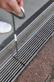 Aco Rinne Reinigen How To Clean An Aco Drain Reinigen Entwasserung Entwasserungslosungen