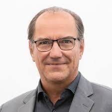 Peter Lamp's Instagram, Twitter & Facebook