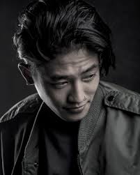 Chàng trai với bộ ảnh đúng chất "tài tử Hong Kong" khiến các cô gái đồng  loạt xin facebook