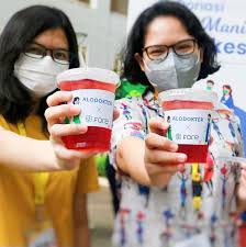Alodokter dan Fore Coffee Bagikan 1000 Cup Manuka di Wisma Atlet