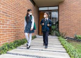 A partir de hoy algunos jardines, colegios y universidades en colombia, que ya tienen aprobados los protocolos, comenzaran con las clases presenciales. Clases Estudiantes Bogota En Septiembre Vuelven Las Clases Presenciales A Colegios Privados De Bogota Bogota W Radio Colombia