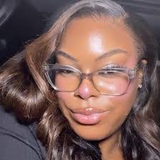 Ebony Grant's Instagram, Twitter & Facebook