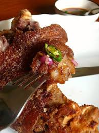Filipino Crispy Pata Deep Fried Pork Hock Crispy Pata Pata Recipe Delicacy Food