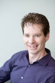 Lee Hunt's Instagram, Twitter & Facebook