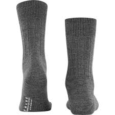 Our wide selection is elegible for free shipping and free returns. Falke Teppich Im Schuh Socken Gekettelte Spitze Pluschsohle Fur Herren Grau 45 46 Galeria Karstadt Kaufhof