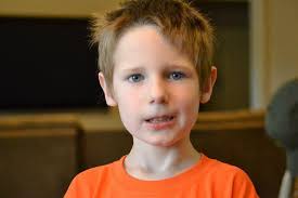 What is the best medium to mix with acrylic paint to give it texture?