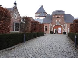 Doel van de oefening je hond duwt zijn neus tegen je uitgestoken hand, net zo lang totdat je die hand weer weghaalt of 'vrij' zegt. Route Hannut Hoegaarden Hannut Wallonia Belgique Gps Track