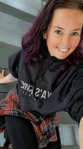 Erica Dunham's Instagram, Twitter & Facebook