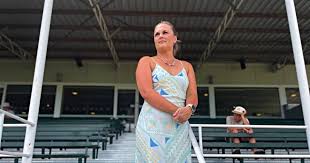 Lisa Hannaford scratches itch at Dungowan Cowgirls