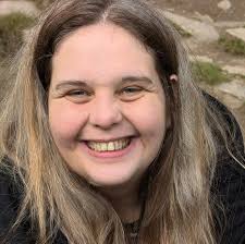 Do people read while walking or doing other activities?