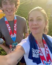 St Pete Pier Run '24 🇺🇸🫶 Kicked off the 4th of July with 4 miles, my  amazing son, and a sunrise 🏃‍♀️🙏 @stpeterunfestorg @stpetepierrun  @stpeterunningco