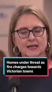 Almost 2000 residents of Beaufort, in western Victoria, have been told to  leave immediately as a bushfire in dense bushland barrels toward the town.  The CFA has also warned more towns will be under ...