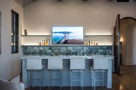 Liebe gäste der contemporary bar, deutschland befindet sich wieder im lockdown, welcher die gastronomie schwer trifft und damit natürlich auch uns. Contemporary Home Bar With Lighted Shelving Hgtv