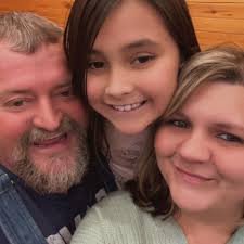 What is the name of a two-story hotel in Gatlinburg, Tennessee, near the  main strip?