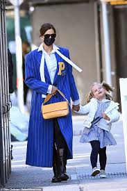Backgrid) irina shayk was photographed for the primary time along with her daughter because it was revealed the tip of the russian prime marriage ceremony of bradley cooper.the former couple stayed collectively for 4 years and the separation was revealed earlier this month. Irina Shayk And Daughter Lea Wear Coordinating Stripes As They Enjoy Mommy And Me Time Aktuelle Boulevard Nachrichten Und Fotogalerien Zu Stars Sternchen