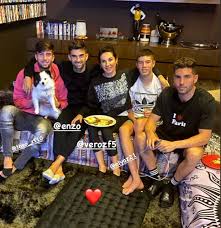 Enzo zidane, luca zidane, theo zidane i ilyaz zidane w barwach królewskich • oto klan zidane'ów w realu madryt • wejdź i zobacz >>. The Zidane Archives